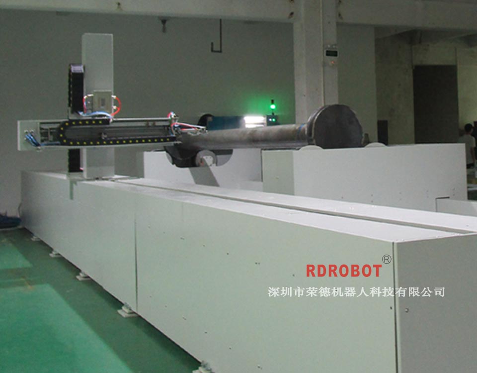 大型壓鑄件自動往復(fù)噴漆機(jī)械手